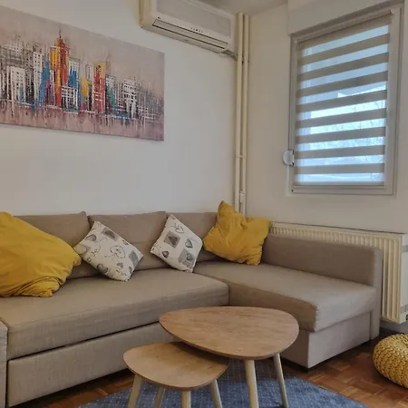 Simeon Apartment *